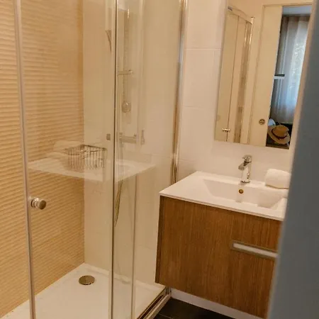 新城堡公寓 4* 芒通