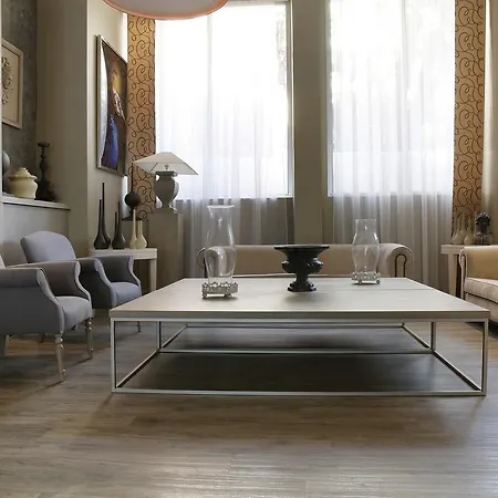 新城堡公寓 4* 芒通