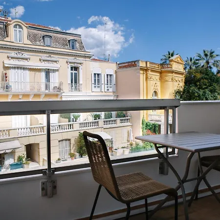 Chateauneuf 4* Menton