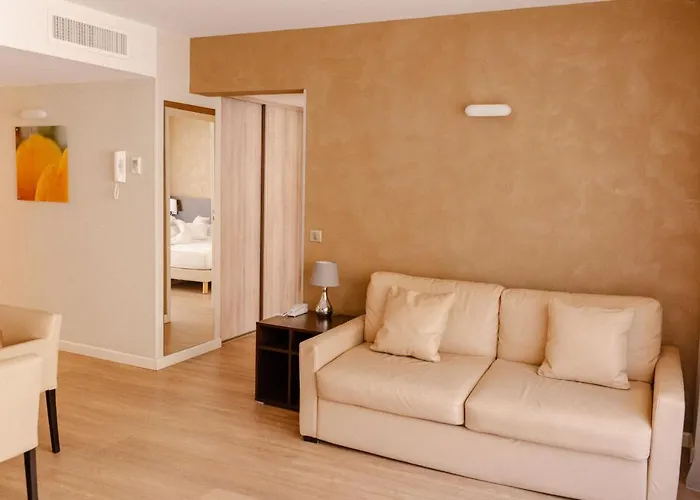 Chateauneuf Aparthotel Menton