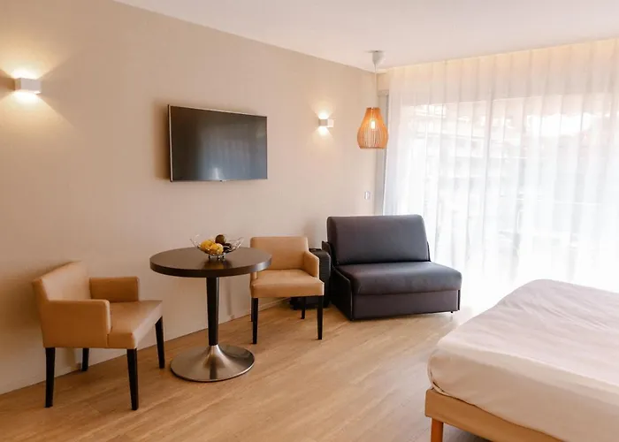 Chateauneuf Aparthotel 4*