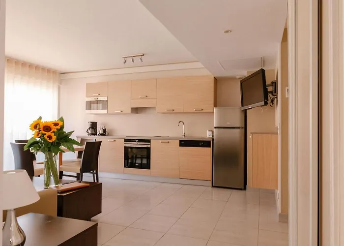 Chateauneuf Aparthotel 4*