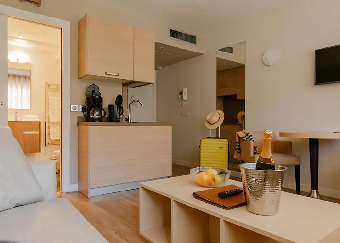 Chateauneuf Aparthotel Menton