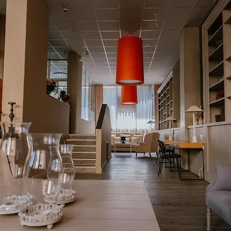 Chateauneuf 2*