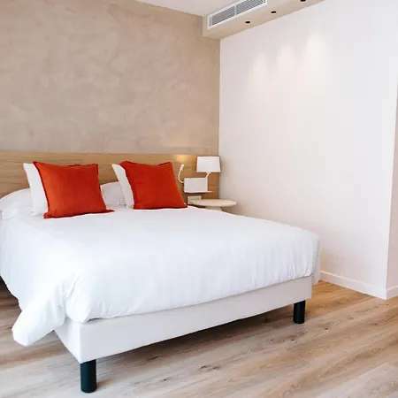 Chateauneuf Apartmanhotel 4*