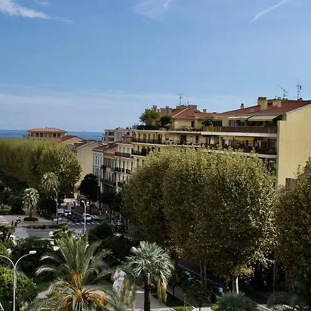 Chateauneuf Apart Otel 2*