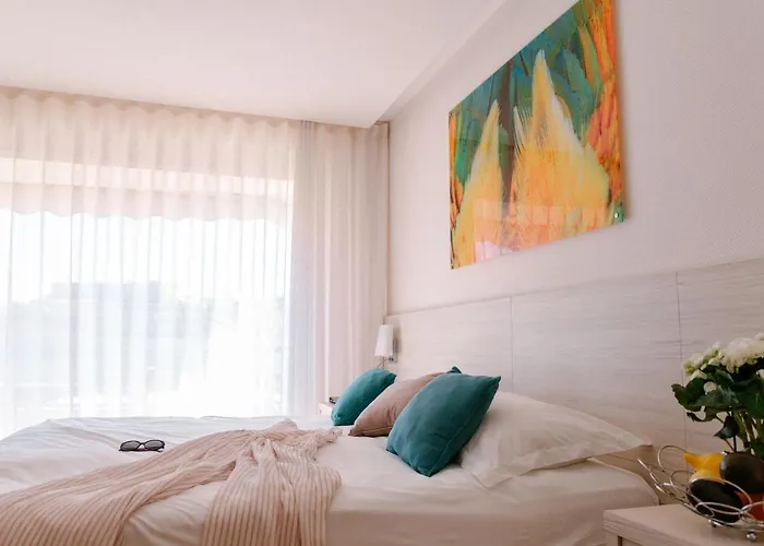 新城堡公寓 公寓式酒店 芒通