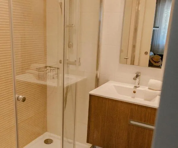 Chateauneuf 4* Μεντόν