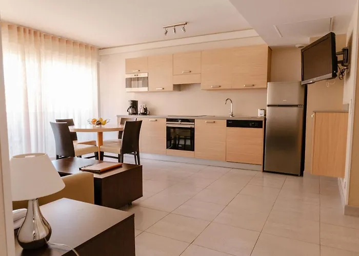 Chateauneuf Aparthotel Menton