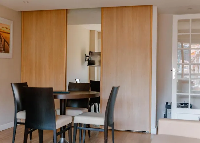 Chateauneuf 4* Μεντόν