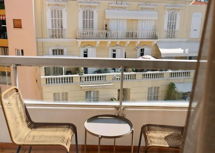 Ξενοδοχείο με διαμερίσματα Chateauneuf Μεντόν